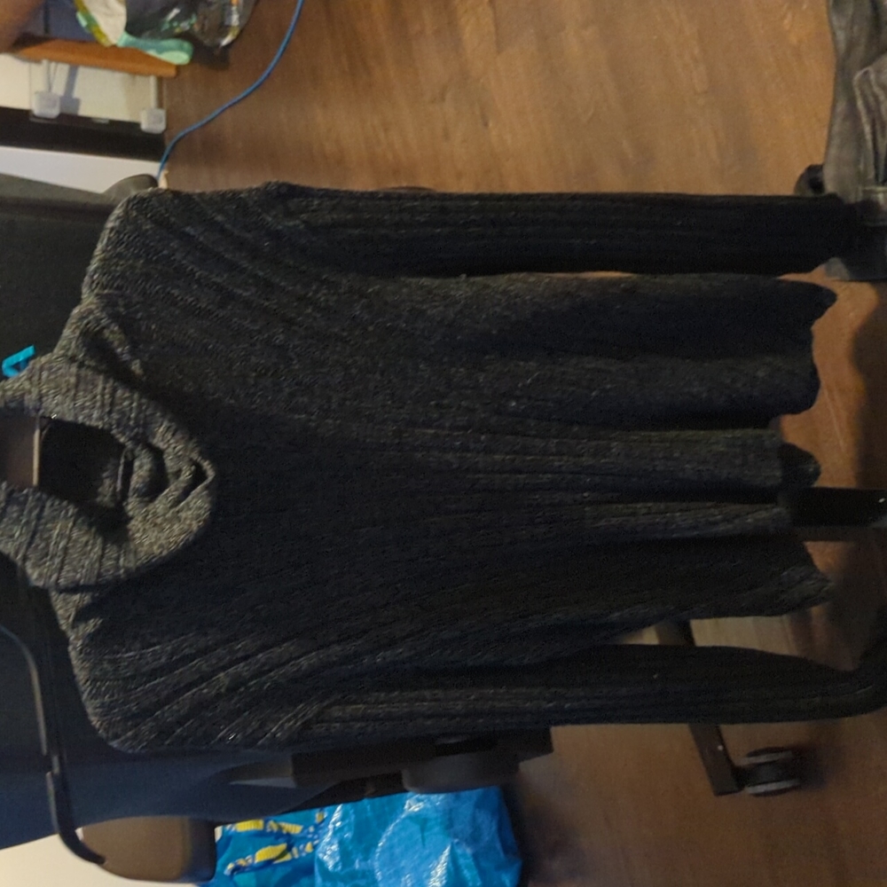 Turtle neck long sleeve shirt.